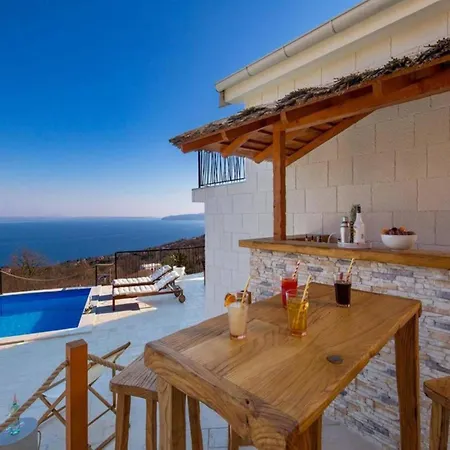 Vila Stunning With Panoramic View