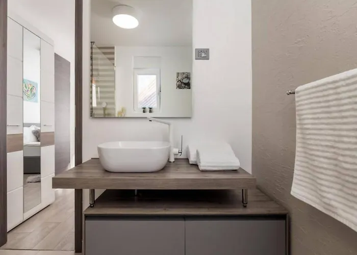 Stunning With Panoramic View *