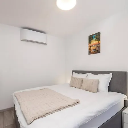 Stunning With Panoramic View Vilă Opatija