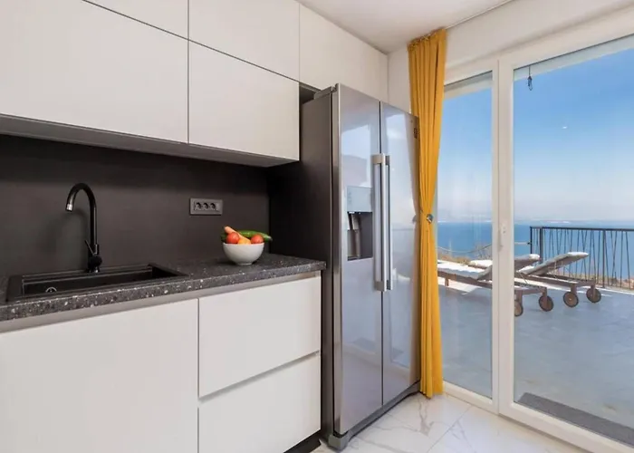 Villa Stunning With Panoramic View